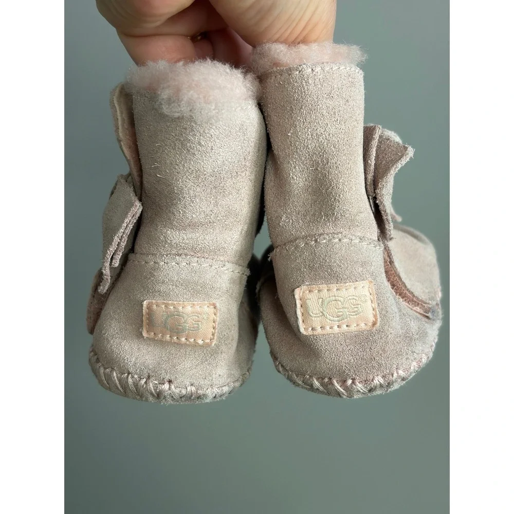 UGG Jesse Bow II Baby Boots Pink Suede Sheepskin Booties Size 2/3 1013298I